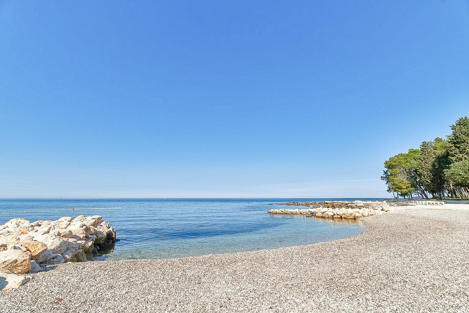 Ashka Vista Mare *